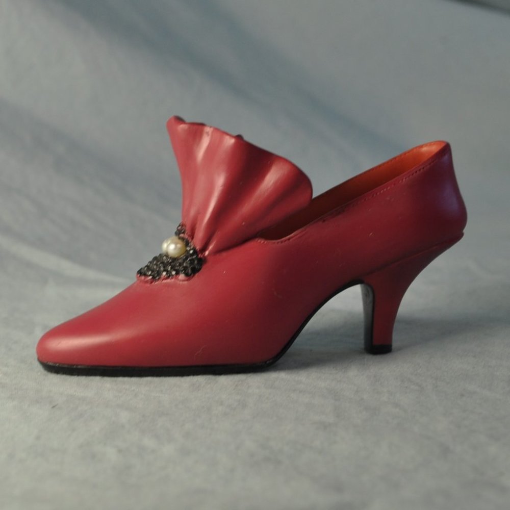 3 for $24 - vintage My Treasure fancy shoe figurine red pearl ruffle (W1003)